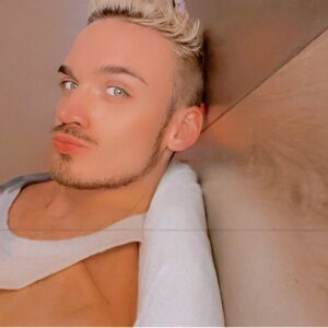 Meet your Posher, Logan